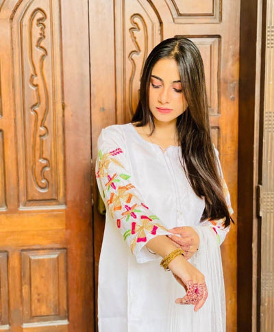 Elrgant White Katan Embroidered Suit - 3 Pcs set